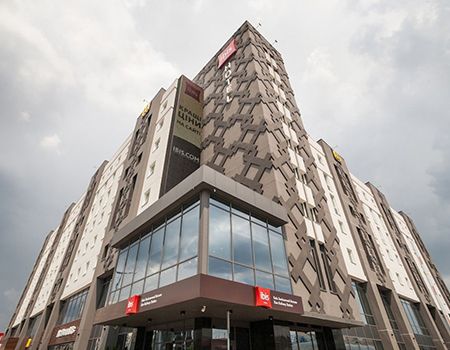 Готелі